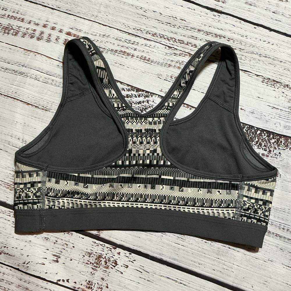Women's Nike Pro Classic Training Sports Bra. Size M. - Picture 2 of 7